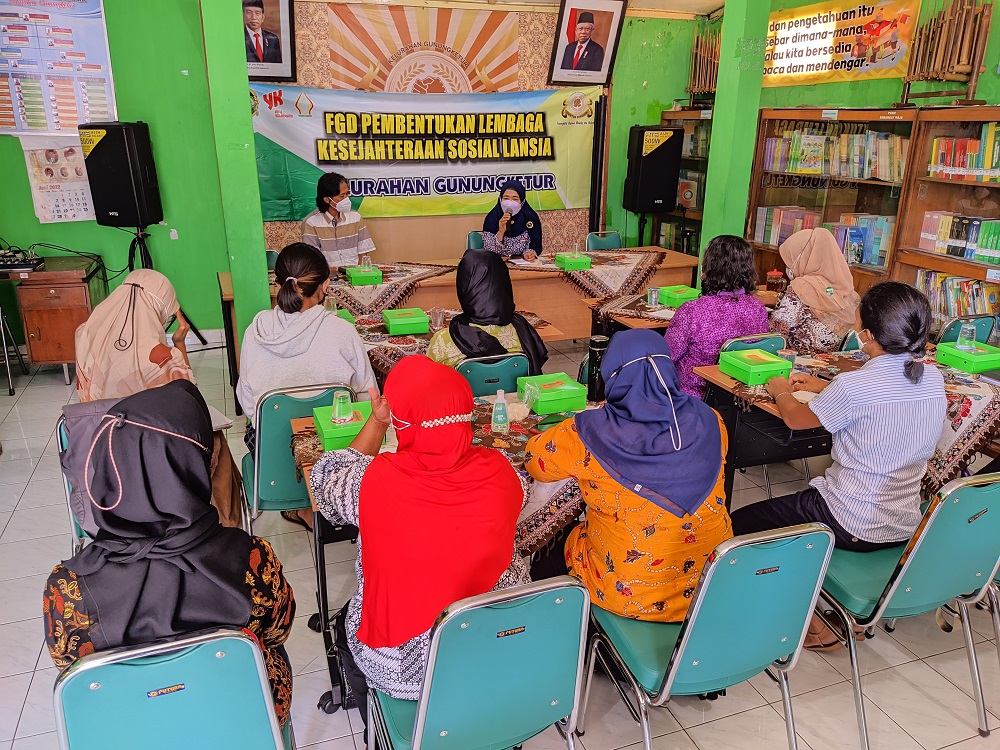 Pembentukan Lembaga Kesejahteraan Sosial Lansia Kelurahan Gunungketur