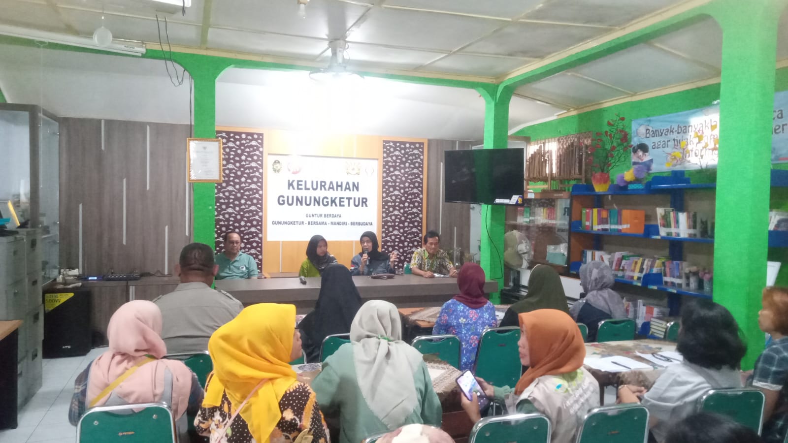 Pelaksanaan Monitoring dan Evaluasi (Monev) Biopori di Kelurahan Gunungketur Bersama DLH Kota Yogyakarta