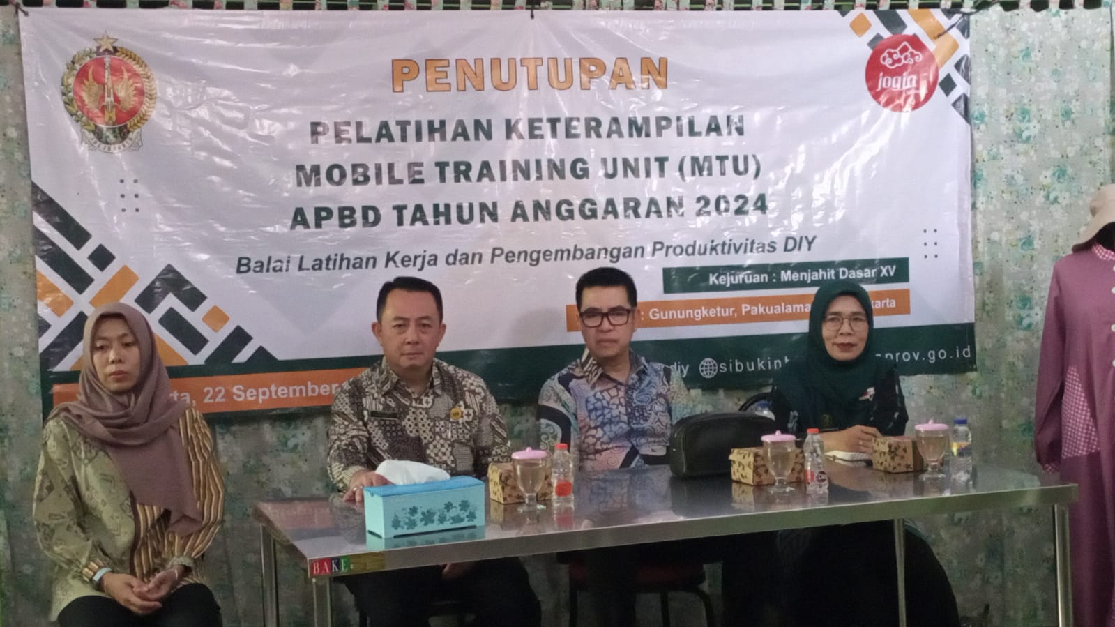 Penutupan Pelatihan Keterampilan Mobile Training Unit (MTU) Angkatan V Gelombang 2 Tahun Anggaran 2024 di Kelurahan Gunungketur